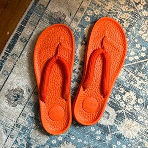 Allbird flip flops